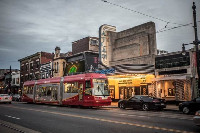 DC streetcar arrival