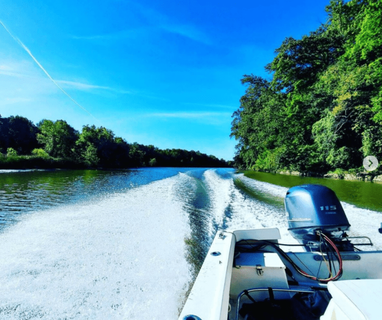 Boat on the Anacostia River