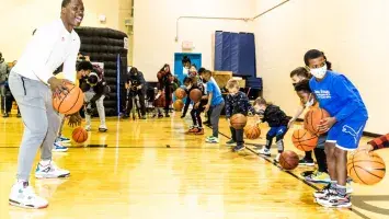 Chris Matthews hosts a clinic for DC youth 