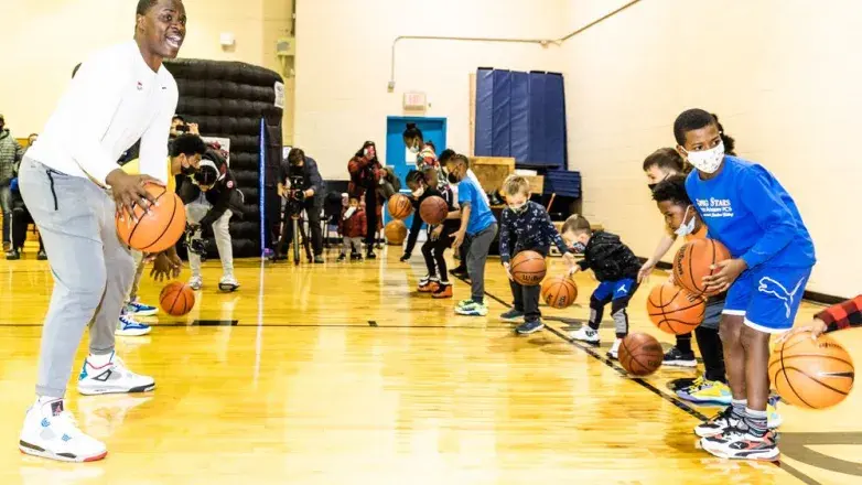 Chris Matthews hosts a clinic for DC youth 